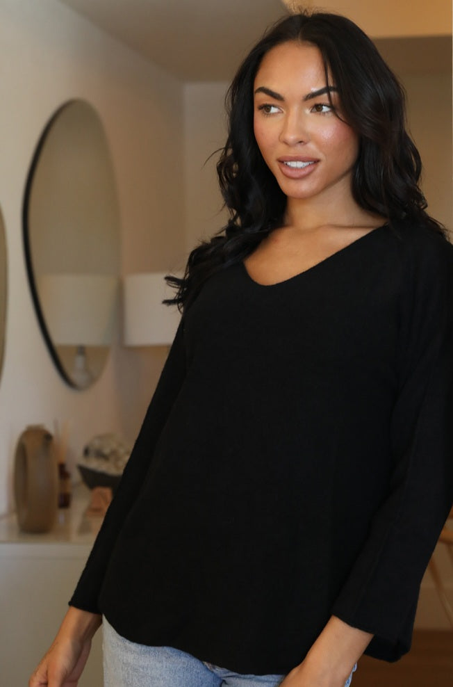 Beautiful Italian Sweater ~ Black